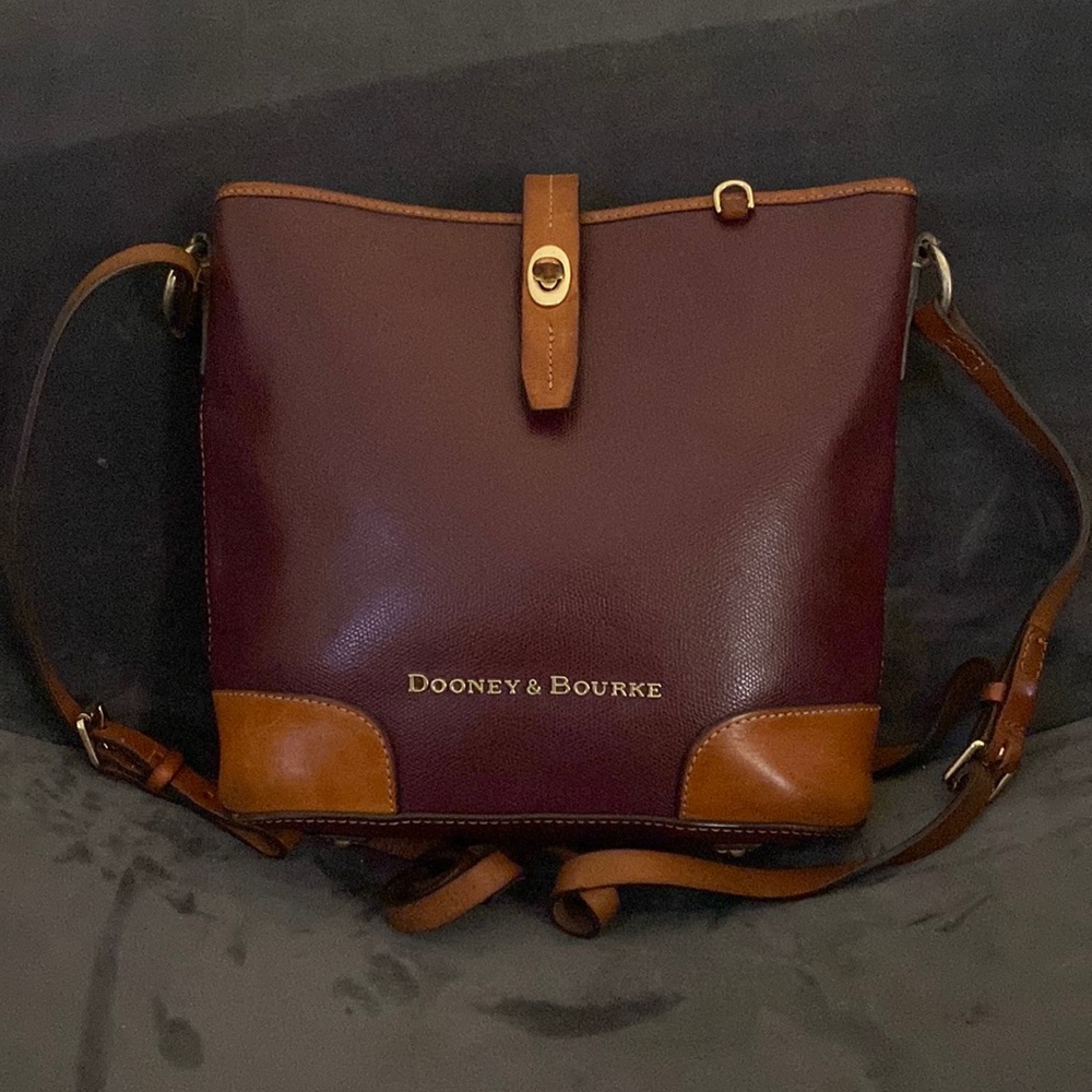 Dooney & Bourke crossbody purse